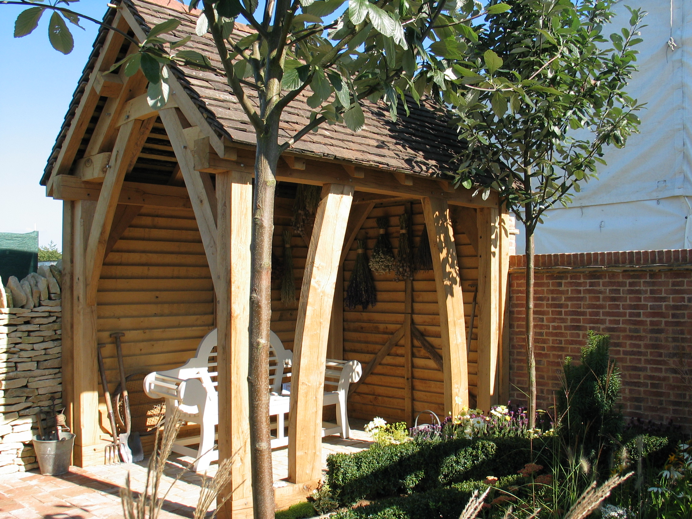 Garden shelter in green oak Oak Timber Framing 