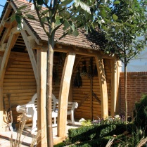 carpenter, carpentry, oak garden shelter, green oak, oak buildings, traditional timber frame, cruck frame, Dordogne, France