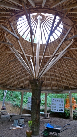 charpente traditionnelle, chêne vert, structures de jardin, Dordogne, France