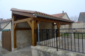 oak building, carpenter, carpentry, timber framer, timber framing, Dordogne, France, oak roof frame